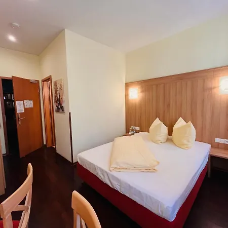 Hoepfner Burghof Hotell