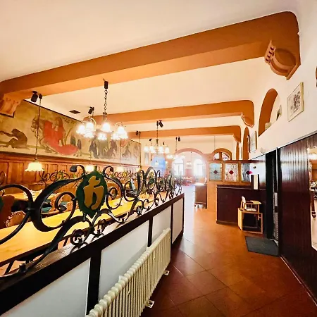 Hoepfner Burghof Hotell