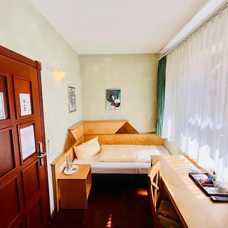 Hoepfner Burghof Hotell