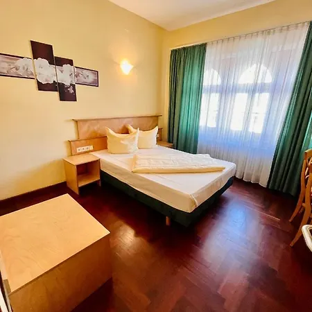 Hoepfner Burghof Hotell 3*