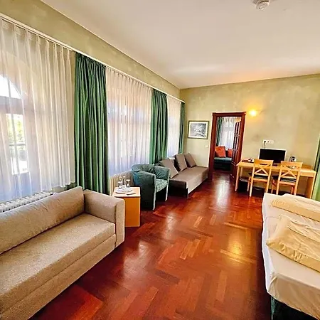 Hotel Hoepfner Burghof 3*