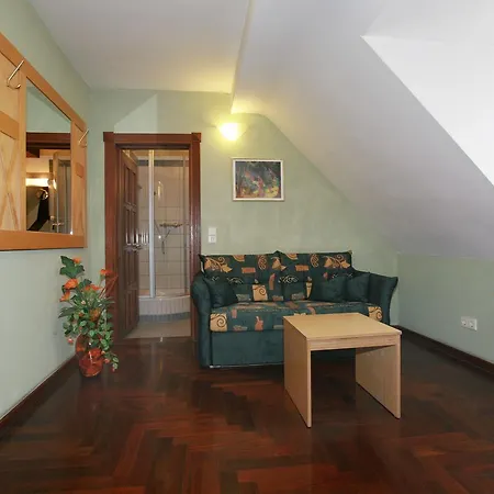 Hotell Hoepfner Burghof 3*