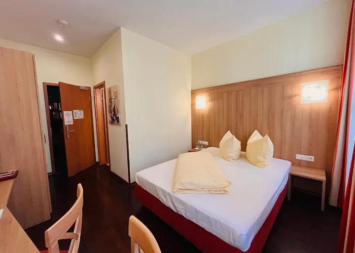 Hoepfner Burghof فندق